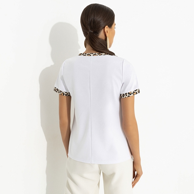 Футболка Покоряет не только сердца